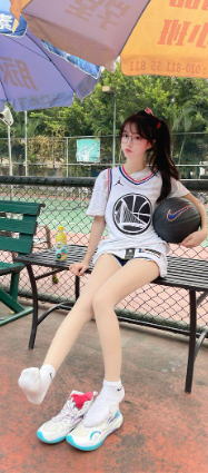 齐达内盛赞莫德里奇：中场大师的终极传承
